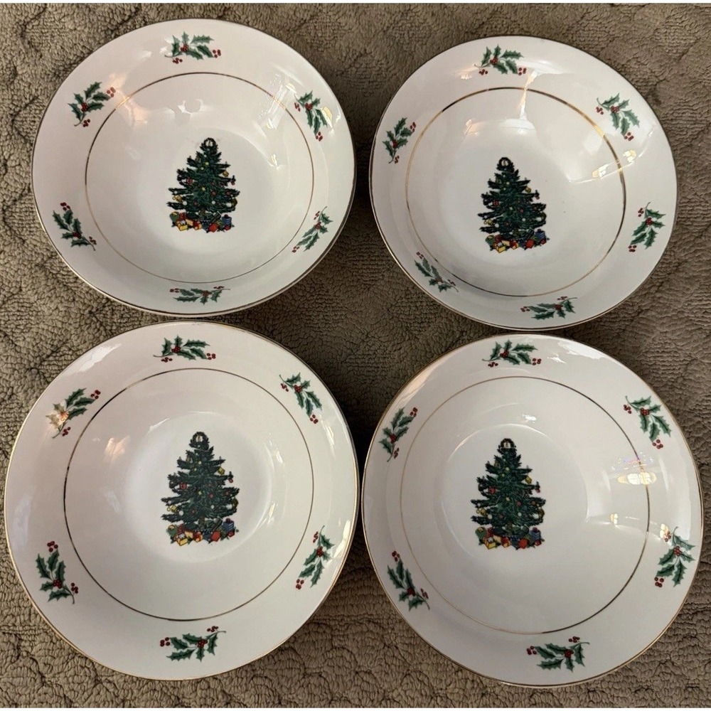 Set Of 4- GW China Christmas Soup/Cereal Bowls Holly Leaves Berries Gold Trim